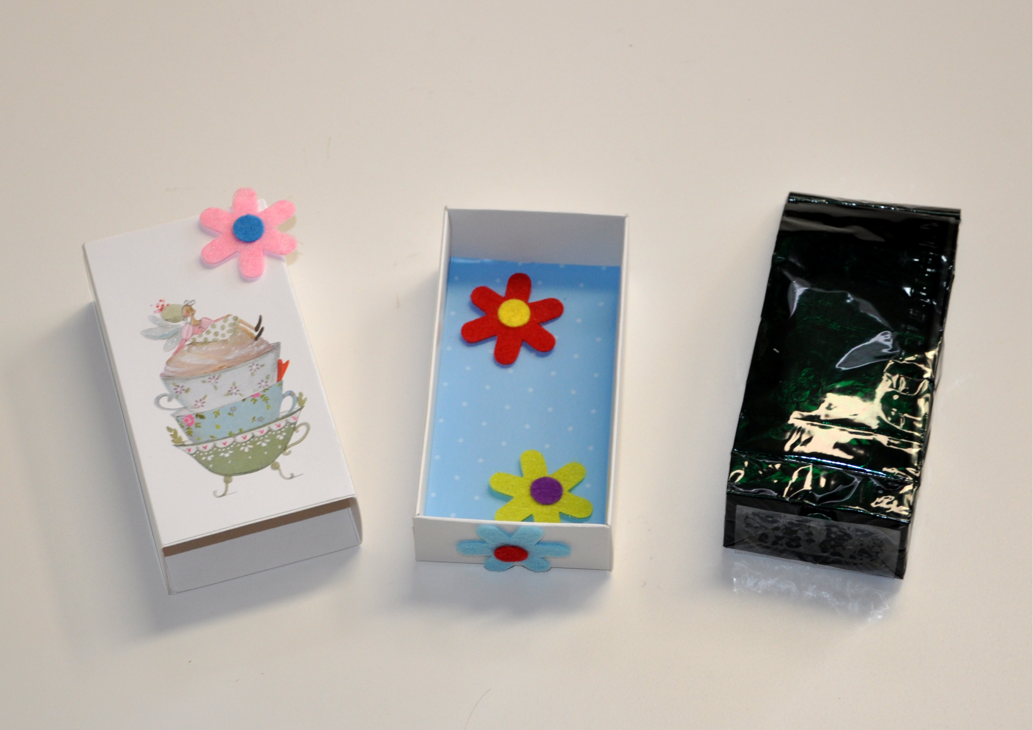 Geschenkschachtel KLEINE FEE mit 50g Früchtetee Beerenkönigin - Teegeschenk 