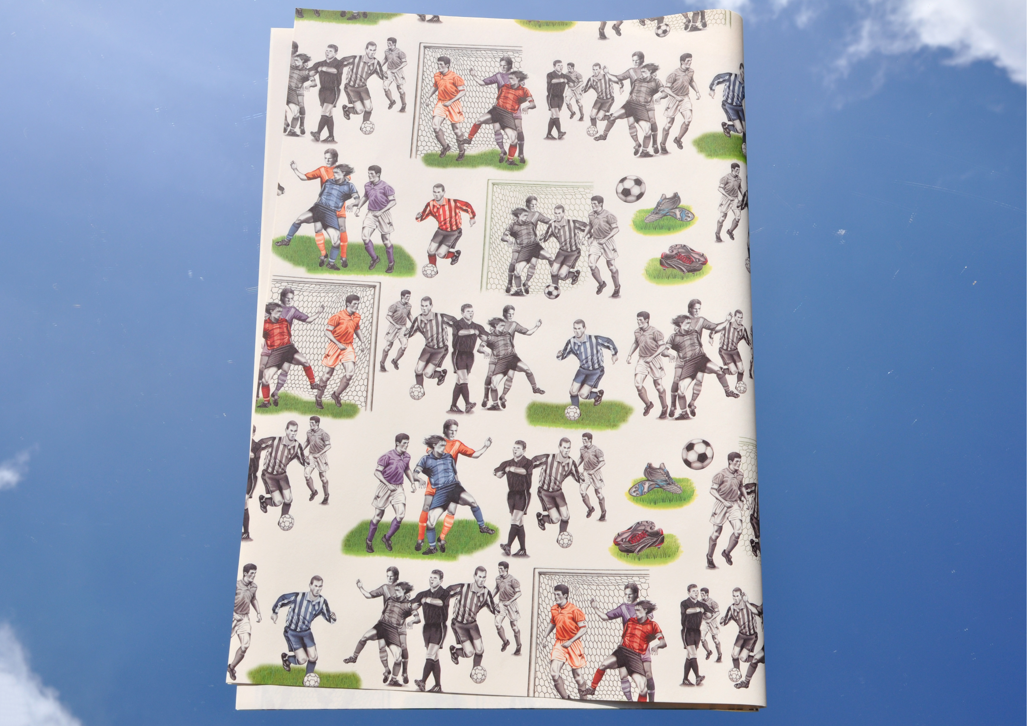 Fußball - Geschenkpapier für Kinder und Erwachsene