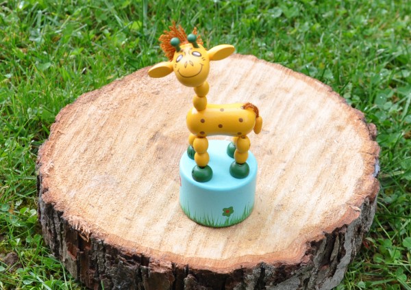 Giraffe- Drückfigur aus Holz / Afrika