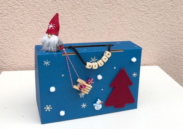 Geschenkschachtel / Koffer BLAU zu Weihnachten - Wichtel mit Schlitten