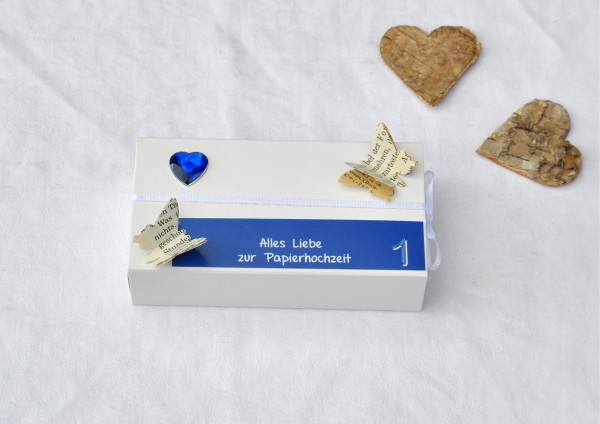 1. Hochzeitstag Papierhochzeit - Geschenkschachtel weiß / dunkelblau 1 Herz