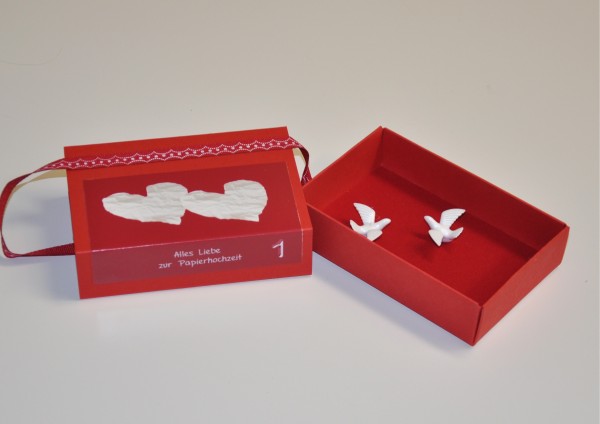 1. Hochzeitstag Papierhochzeit - Geschenkschachtel Tauben